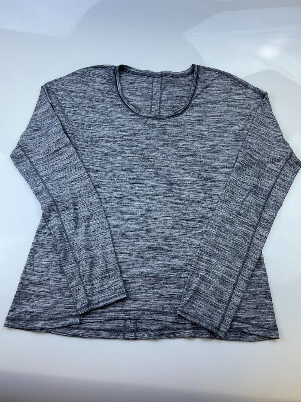 Lululemon Seal Grey Sweat Embrace Long Sleeve Shirt N254-32